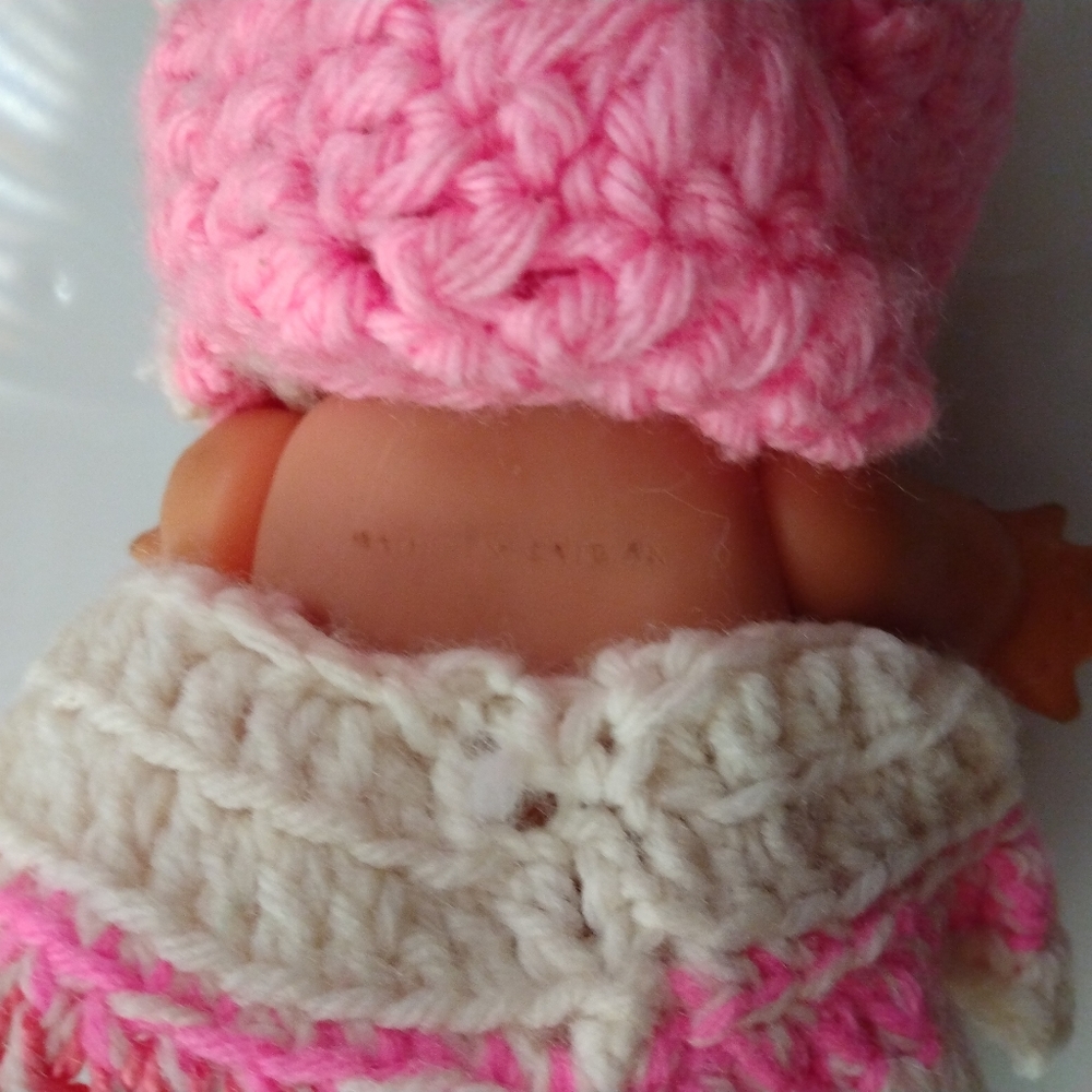 Vtg. Adorable Kewpie like doll in pink - Picture 9 of 10
